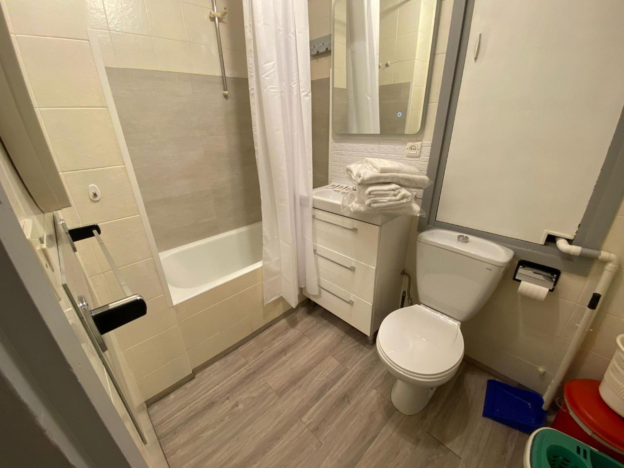 Apartamentos Grifovacances Consuegra 1 Pas De La Casa Bagian luar foto